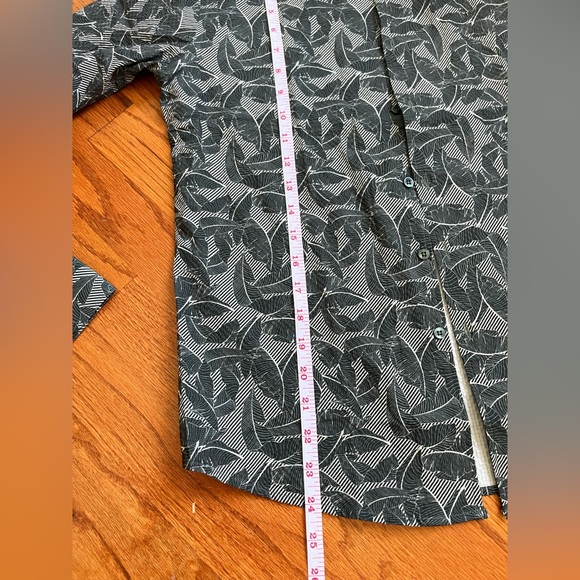 Men’s size large button down shirt - Picture 8 of 9